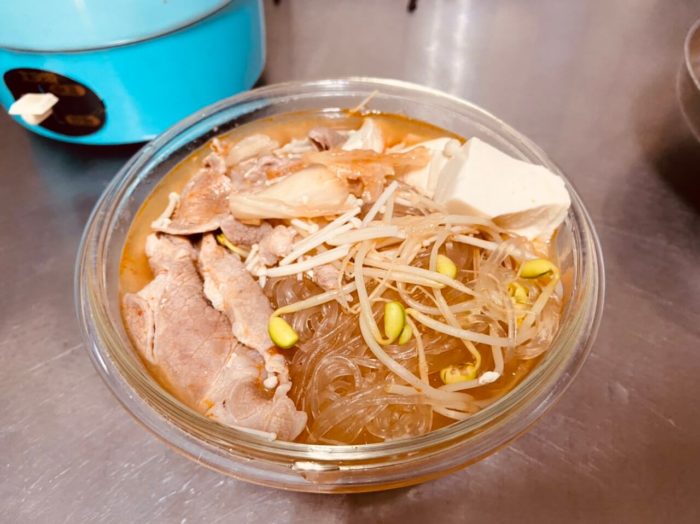 豆腐金針菇豬肉泡菜鍋